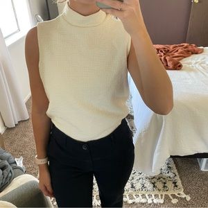 W5 Sleeveless Turtleneck